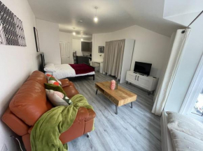 Stunning Central Woking Studio